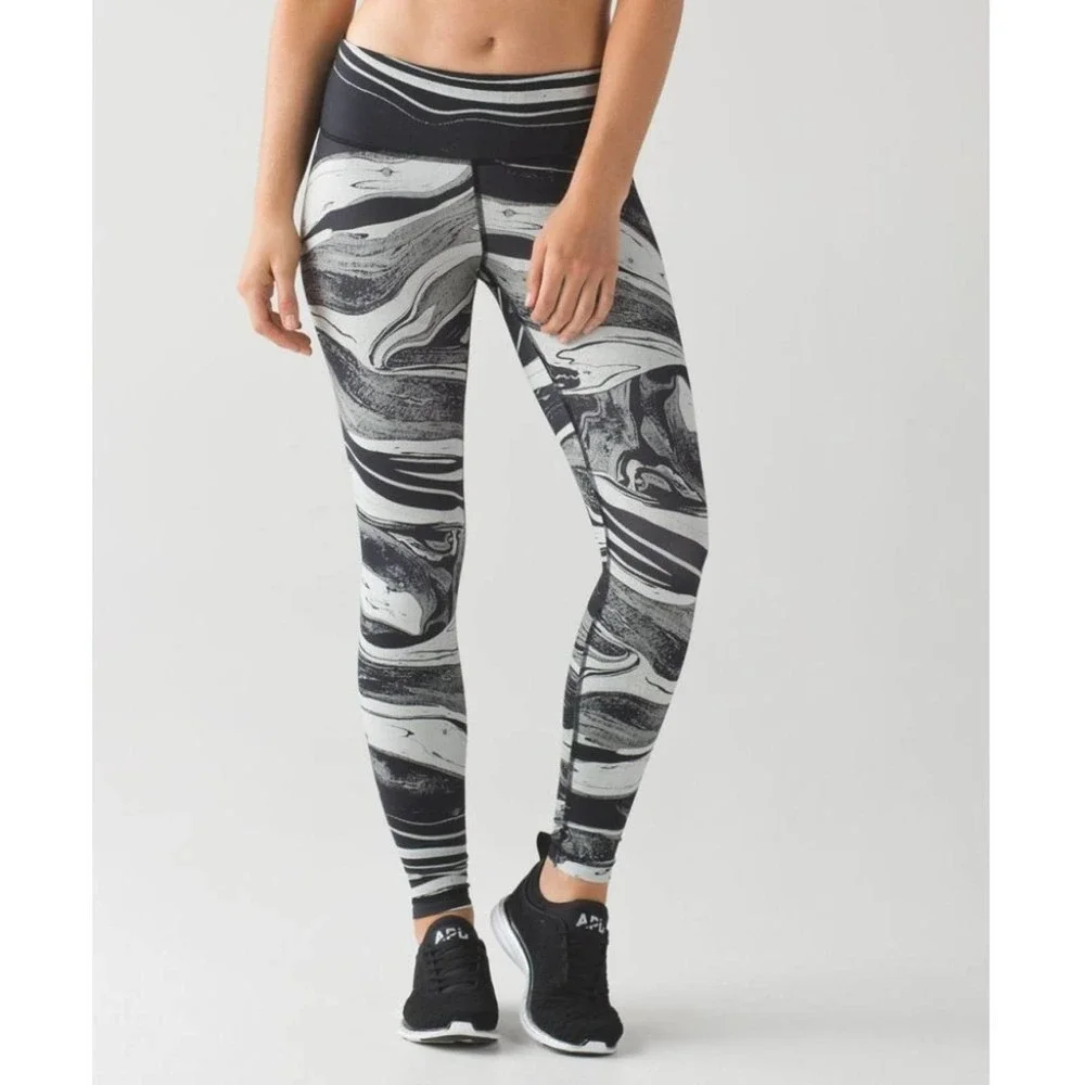 Lululemon Speed Wunder Nulux Tight in Marbled Mix Speed Wunder 50 G White Black - Picture 2 of 16